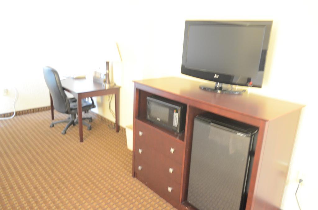 Super 8 By Wyndham Iah West/Greenspoint Aldine Dış mekan fotoğraf